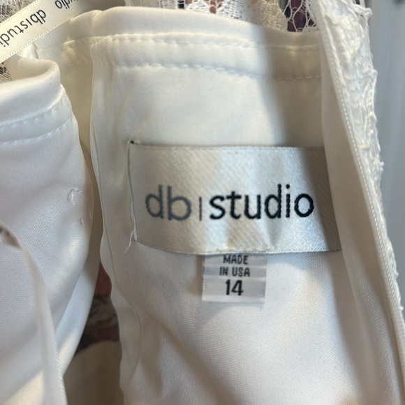 DB STUDIO Corded Lace Trumpet Wedding Dress with Illusion Sides. - size 14 NWT - Picture 11 of 16